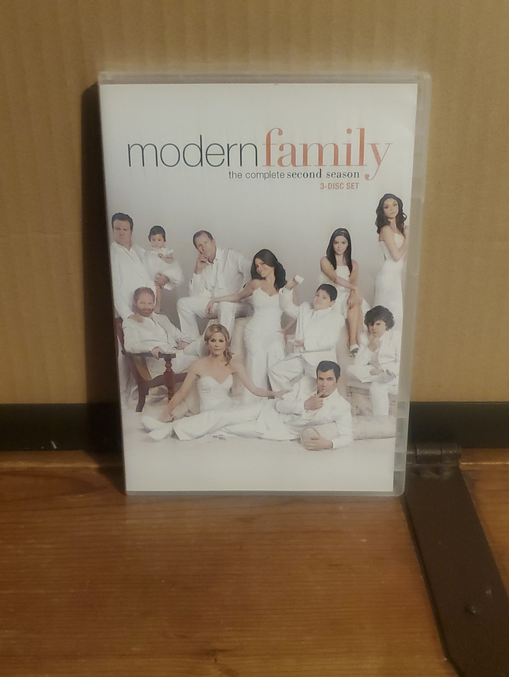 Modern Family Season 2 DVD - White Cover